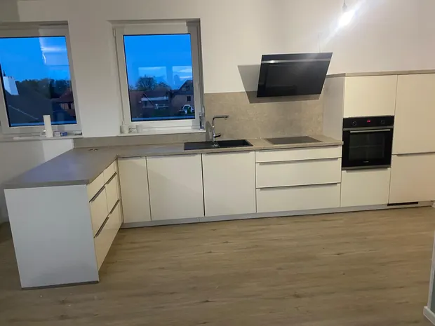 Kuechenmontage l kueche mit insel fertig